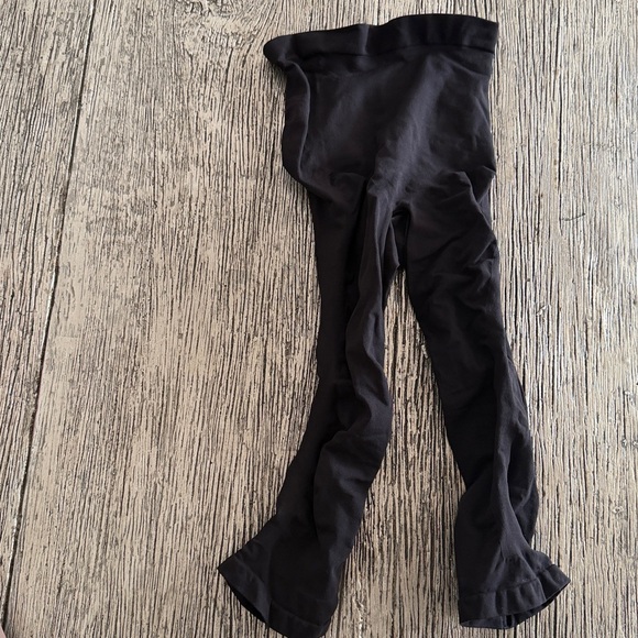 SKIMS Onyx Sculpting Leggings - Picture 2 of 2